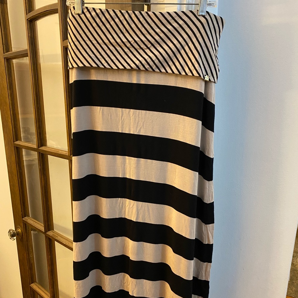 Calvin Klein Black and Tan Maxi Skirt, Size M